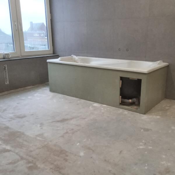 Badkamer — bekleed met steentapijt — voor