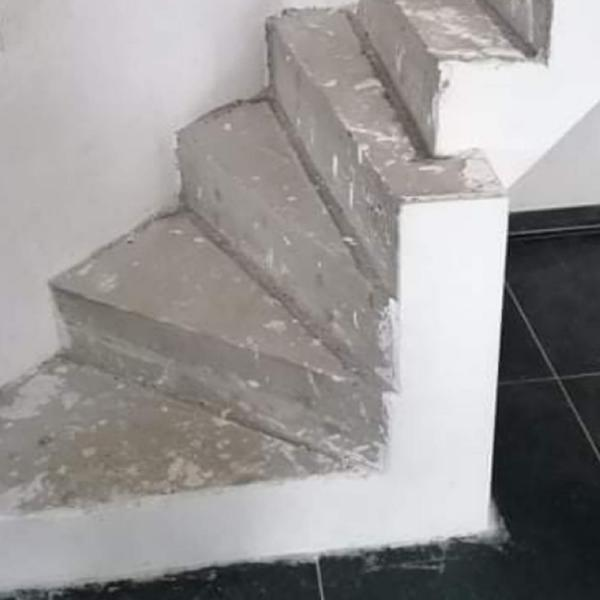 Trap — naadloze bekleding in steentapijt — voor